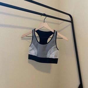 Reversible sports bra